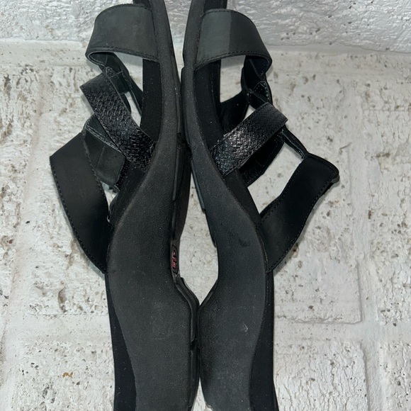 Abeo BIO System Sandals Black Leather T Strap Womens 10N - Picture 5 of 5